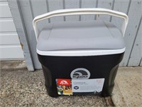 IGLOO Contour 30-Quart Cooler