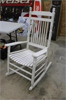 WHITE ROCKING CHAIR