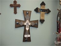 COLLECTION OF CROSS DECOR
