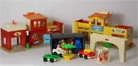 VINTAGE FISHER PRICE FIRE HALL & GAS STATION