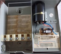 SUBMERSIBLE PUMP CONTROL BOX