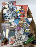Toy Lot - Smurfs, Lego Pamphlets, Dreampet, Flocke