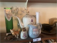 Tea pot, lighter and animal figurines