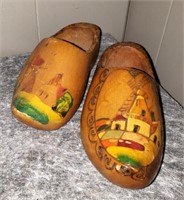 WOODEN SHOES
