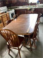 Dining room table 72 x 39 including chairs