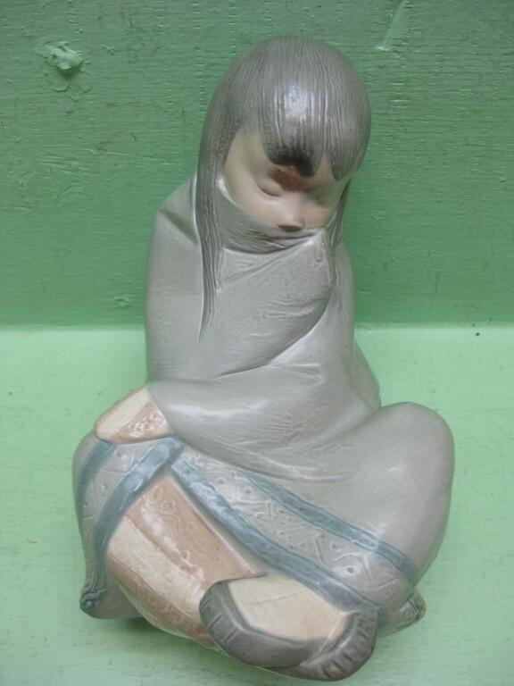 12" LLadro Indian Girl Wrapped In Blanket