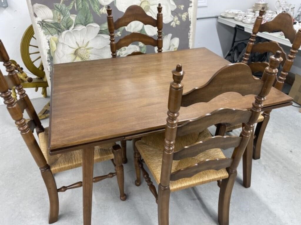 Vilas Kitchen Table With Extensions And 4 Chairs