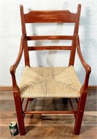 Chaise solide en bois et cordage