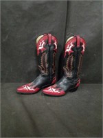 COWBOY BOOTS - SIZE 8