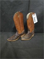 COWBOY BOOTS - SIZE 8