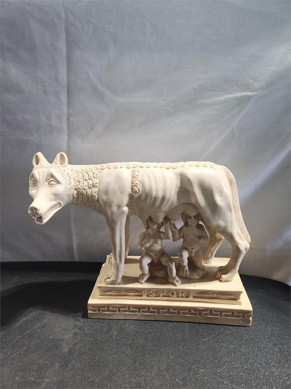 Matble Wolf Sculpture Italy