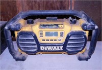 DeWalt work site charger radio DC912, works