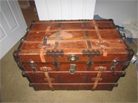antique flattop trunk w/insert