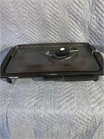 Very nice working Black & Decker electric grill.4a