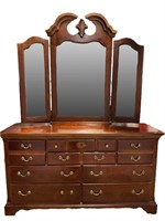 Vaughan Bassett Dresser w/ Mirror