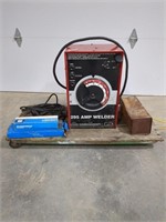 Solar 295 amp welder with rods (cart not included)
