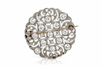 ANTIQUE PLATINUM AND GOLD DIAMOND BROOCH, 4.5g