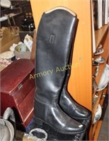 LEATHER RIDING BOOTS
