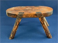 Primitive 4 legged Stool, has a few nicks, 18