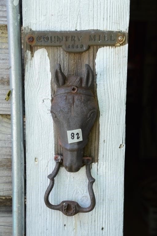 METAL HORSE HEAD KNOCKER