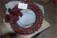 WREATH 20INCH AND BAG OF GARLAND