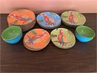 Home Collection Melamine plates with toucan design