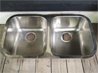 Double stainless sink - undermount