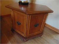 end table in nice shape