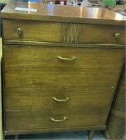 Vintage 5 drawer dresser 18x32x44