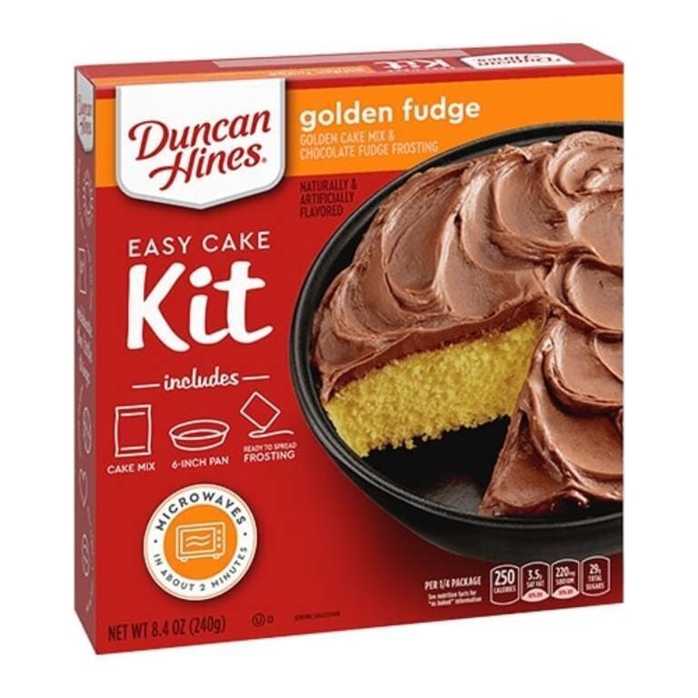 Sealed - Duncan Hines Golden Fudge Easy Cake Kit