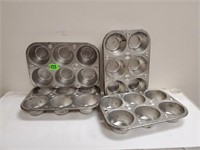 Large muffin pans (4)