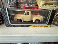 1/18th Scale Ford Pickup