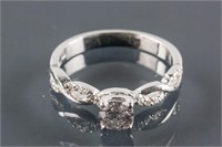 0.68 ct Diamond Fancy Twist Ring CRV$4500