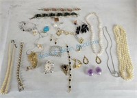 Grouping of estate jewelry