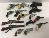 ASSORTED LOT OF SMALL TOY GUNS