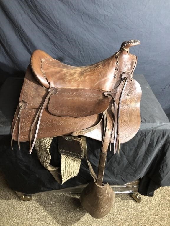 Great Leather saddle - love the details
