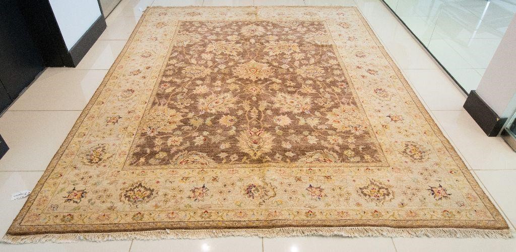 Unlimited Luxury Rug Auction 18