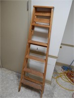 6 foot wood ladder