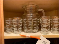 VINTAGE PITCHER AND GLASSES