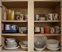 Kitchen Cabinet - Coffee Mugs, Bowls, Correl ++