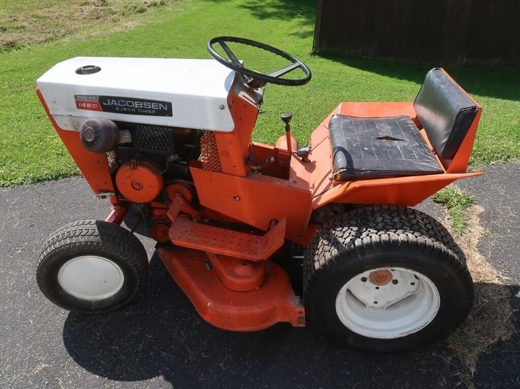 Jacobson 14.5 HP Tractor (no battery-has short),