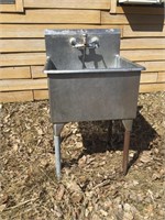 Stainless steel sink