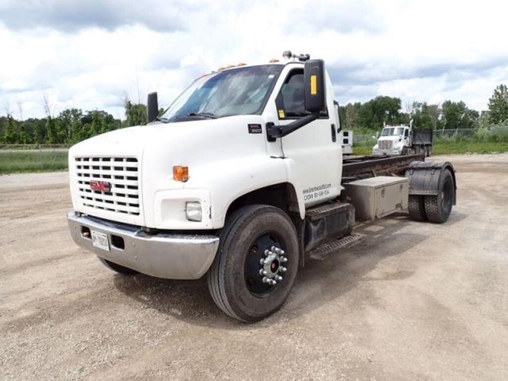 2005 GMC C8500 S/A Rolloff Truck 1GDP8C1C75F503784