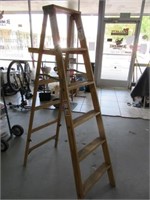 Classic Wooden WERNER 6' Ladder EXC