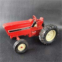 Vintage ERTL INternational Cast Tractor