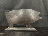 HAMMERED METAL PIG SIGN
