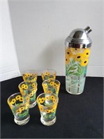 Vintage Daisy Shaker with Glasses