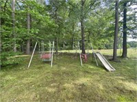 kids swing/play set (needs cleaned)