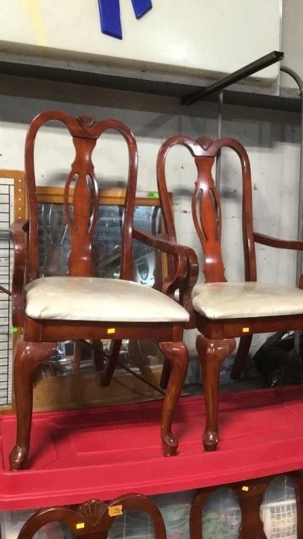 Set of four padded chairs 2 captain 2 standard