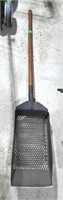 Klinker Shovel for Cole Stove